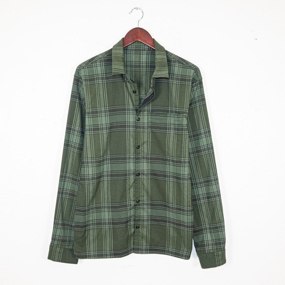 Lululemon Masons Peak Flannel Shirt in Green Plaid Long Sleeve